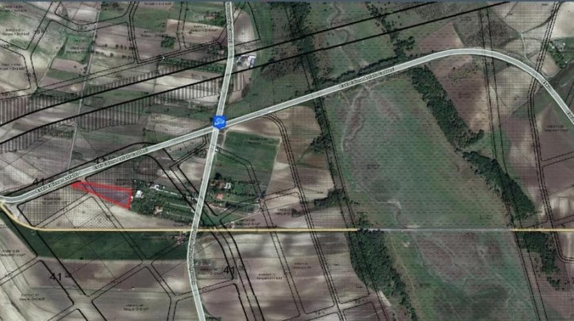 Commercial land for sale in Yenişehir, located directly on the street and near the new Istanbul airport